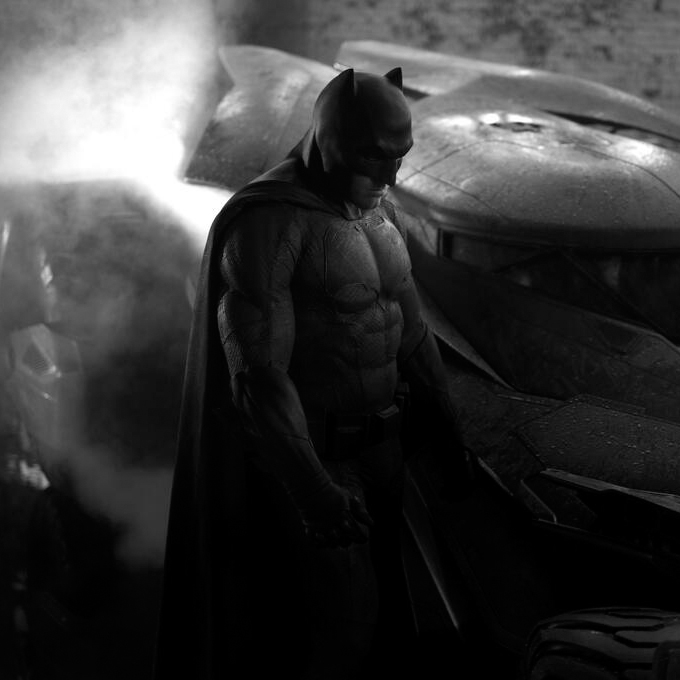 Read more about the article Zack Snyder Reveals Batman Costume